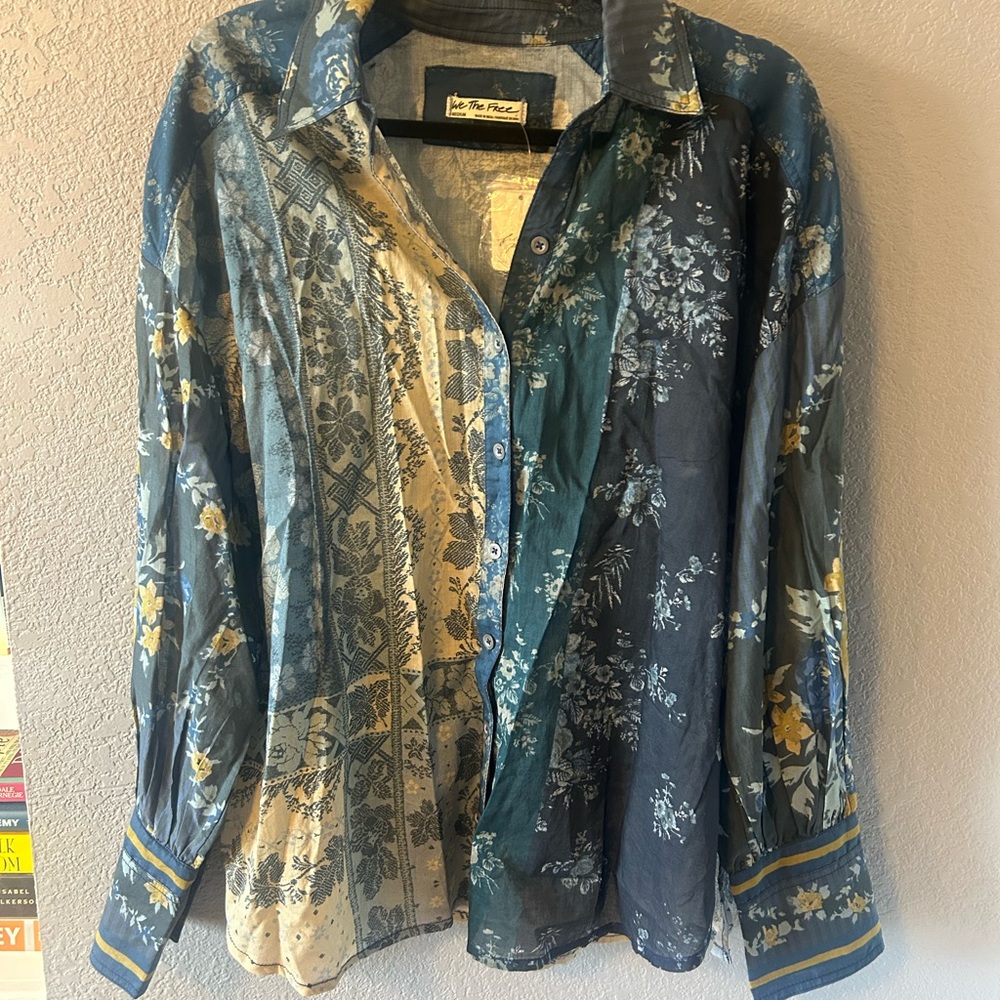 We The Free Blue Floral Top